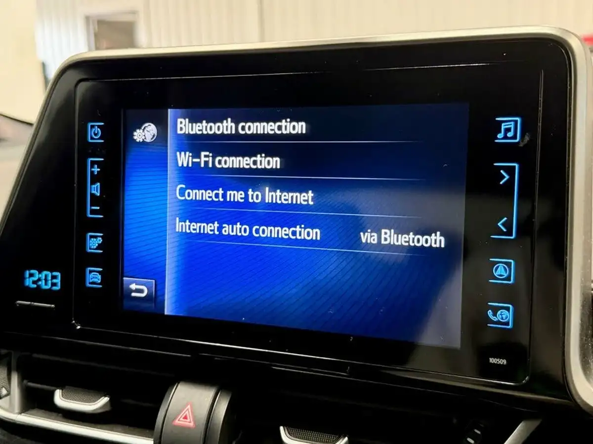 2017-toyota-c-hr-18-vvt-i-excel-big-24