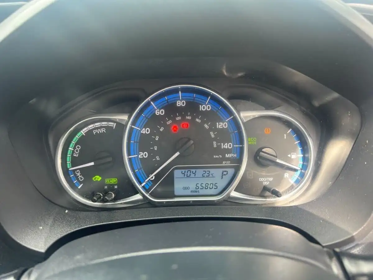 2015-toyota-yaris-15-vvt-i-excel-hybrid-15in-big-29