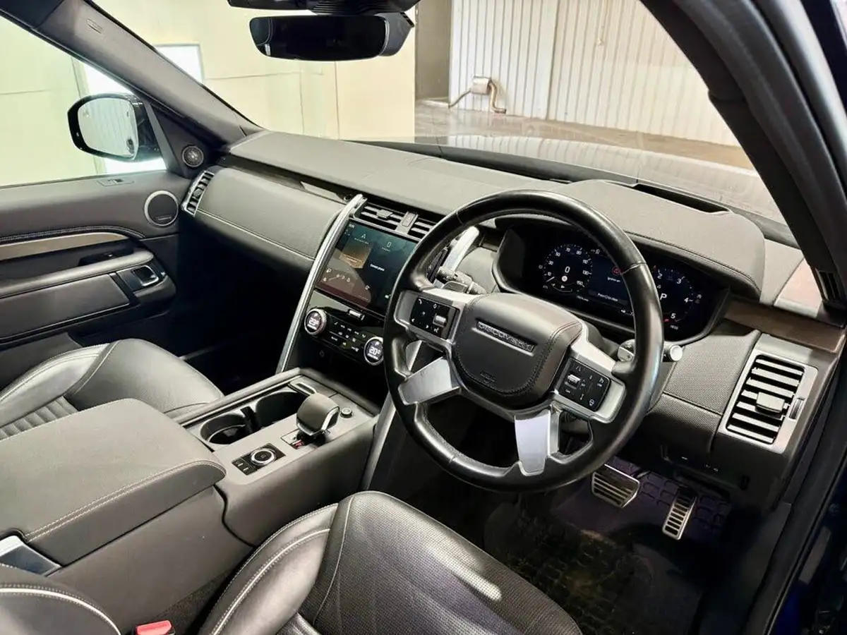 2022-land-rover-discovery-30-d300-metropolitan-edition-big-9