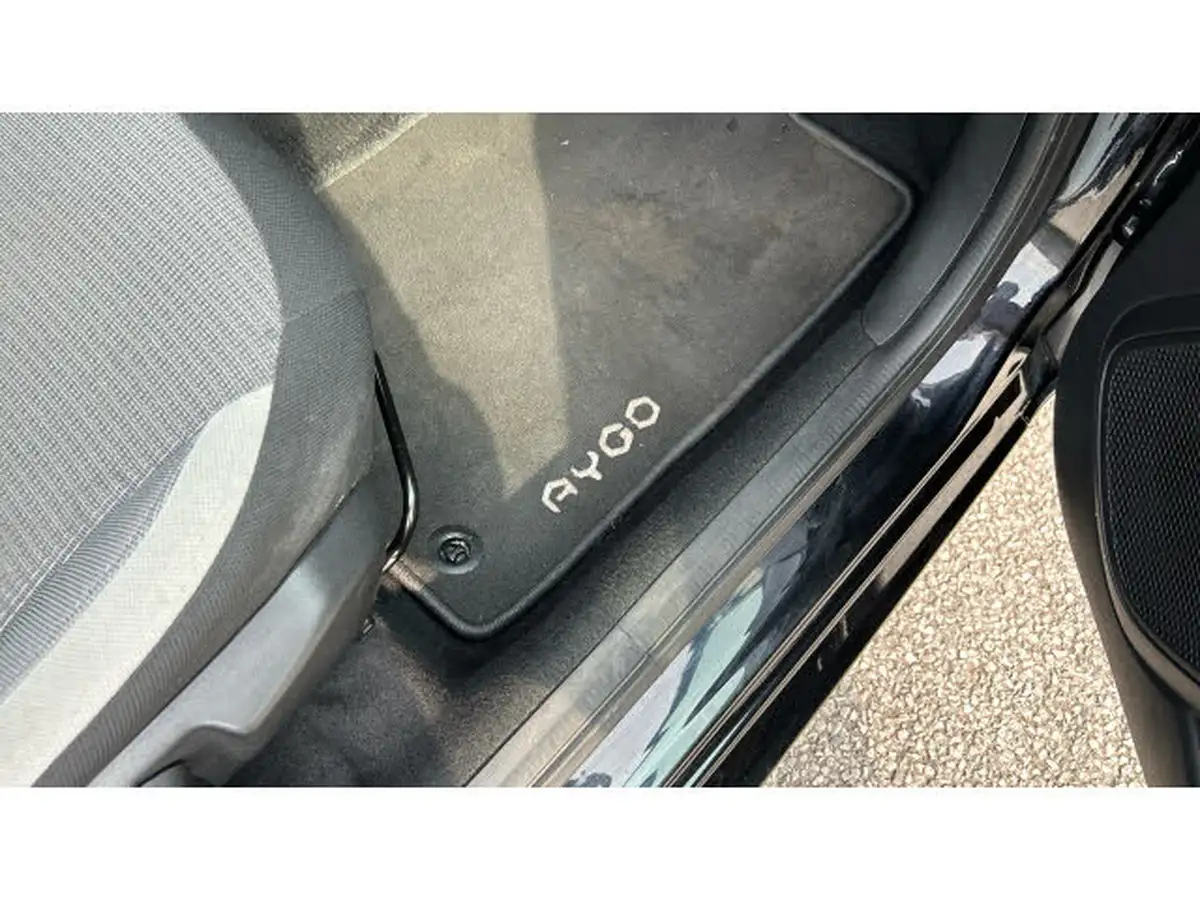 2021-toyota-aygo-10-vvt-i-x-play-tss-big-27