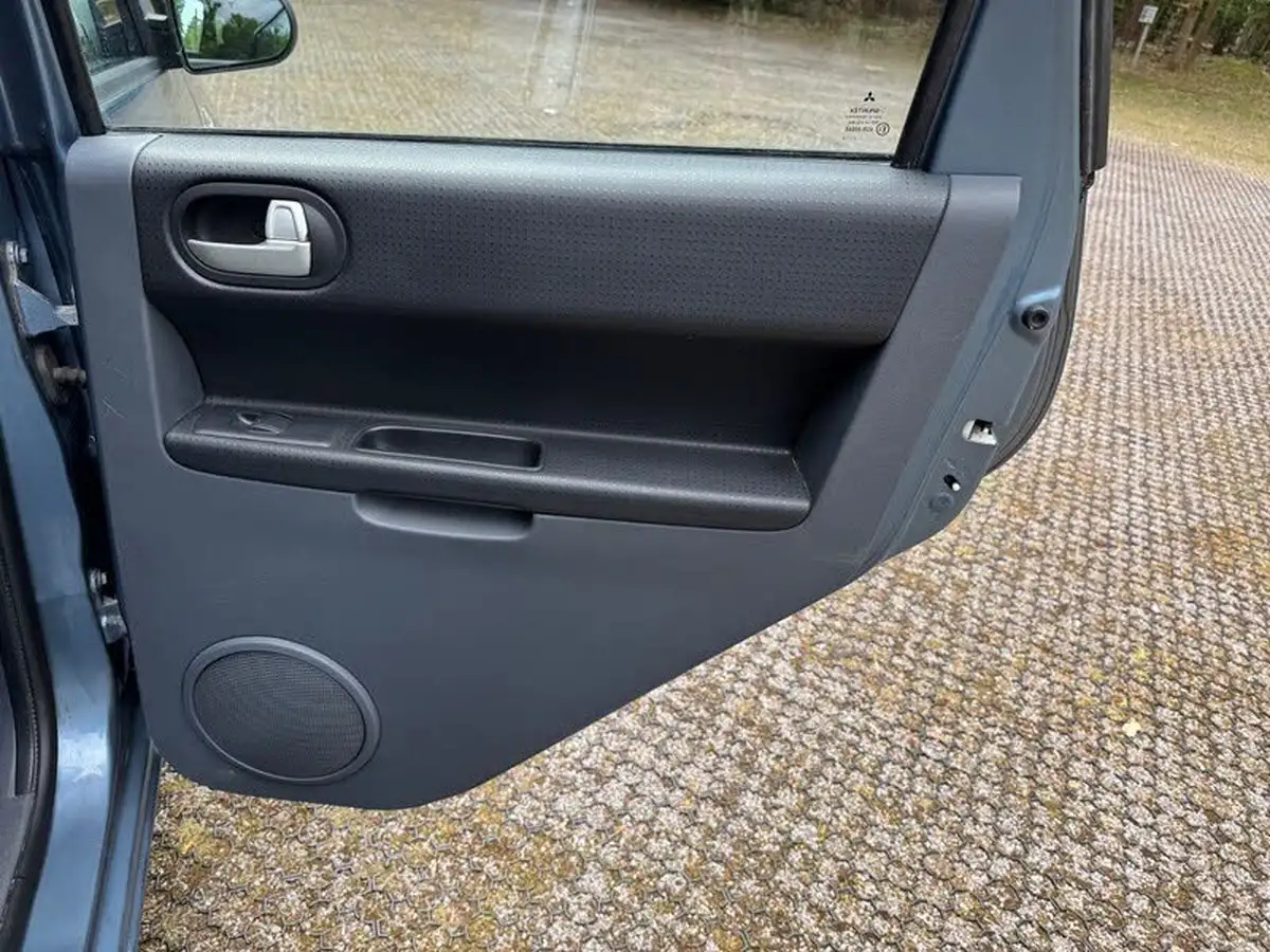 2011-mitsubishi-colt-13-cz2-5d-amt-big-39