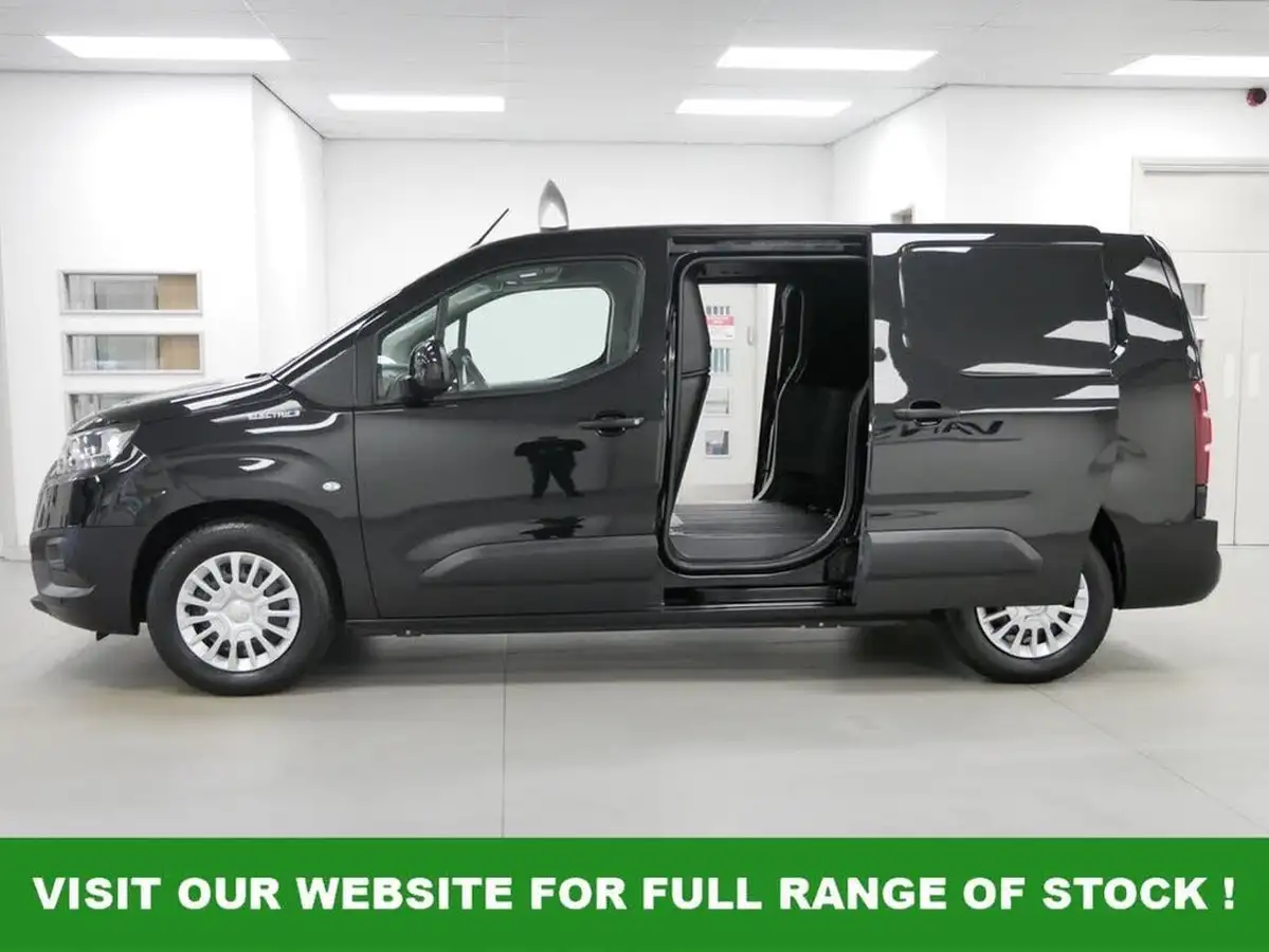 2022-toyota-proace-city-e-icon-l2-big-25