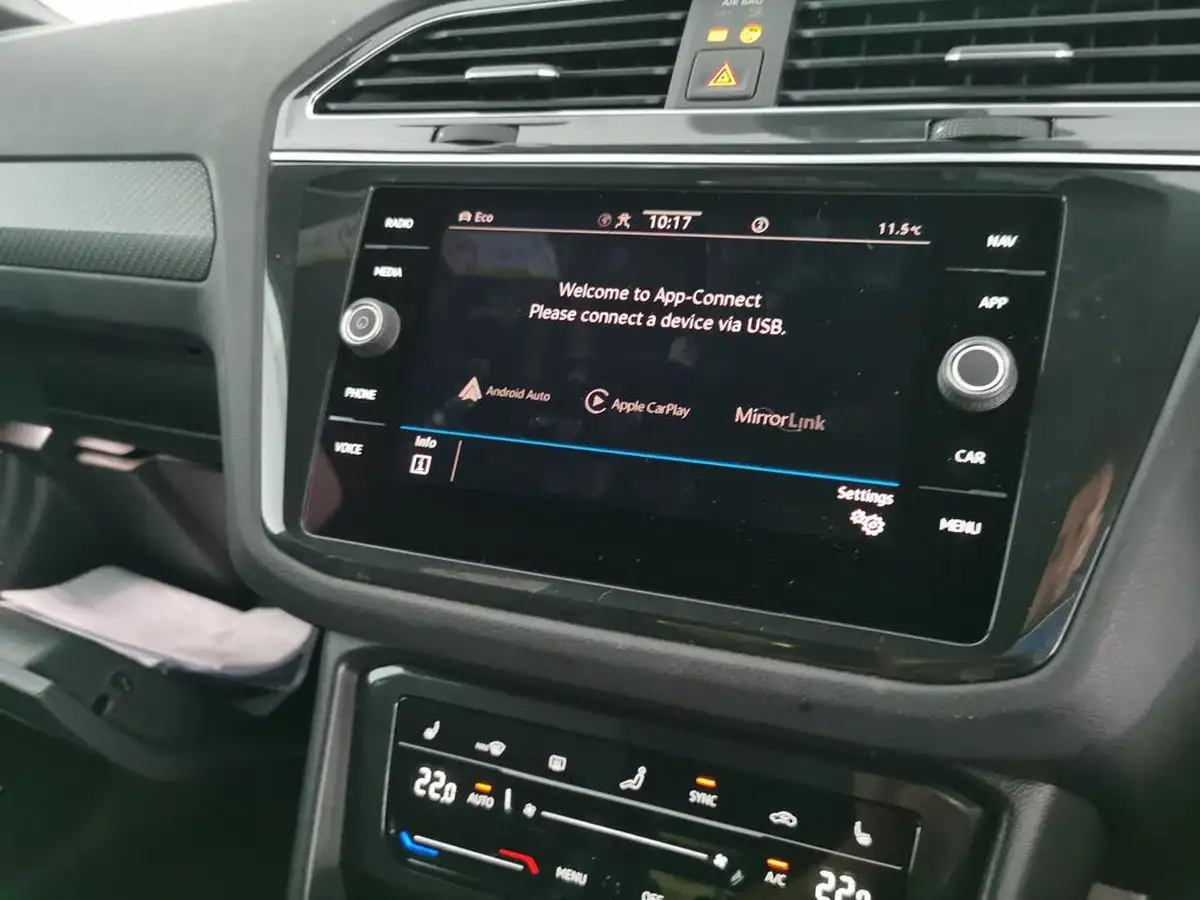 2021-volkswagen-tiguan-15-tsi-r-line-big-17