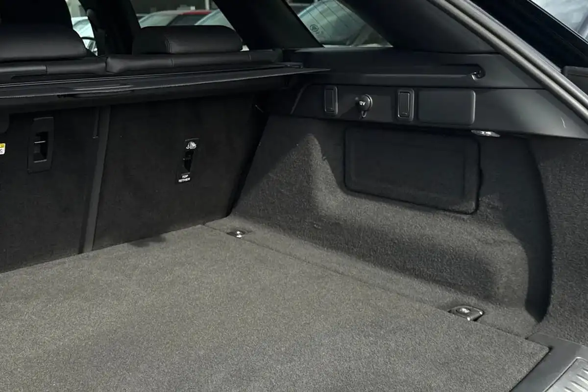 2023-land-rover-range-rover-velar-20-d200-dynamic-se-big-34