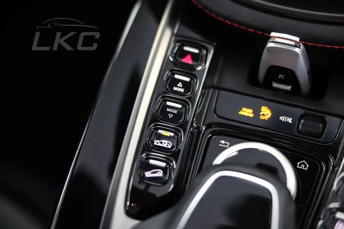 2020-aston-martin-dbx-40-v8-big-20