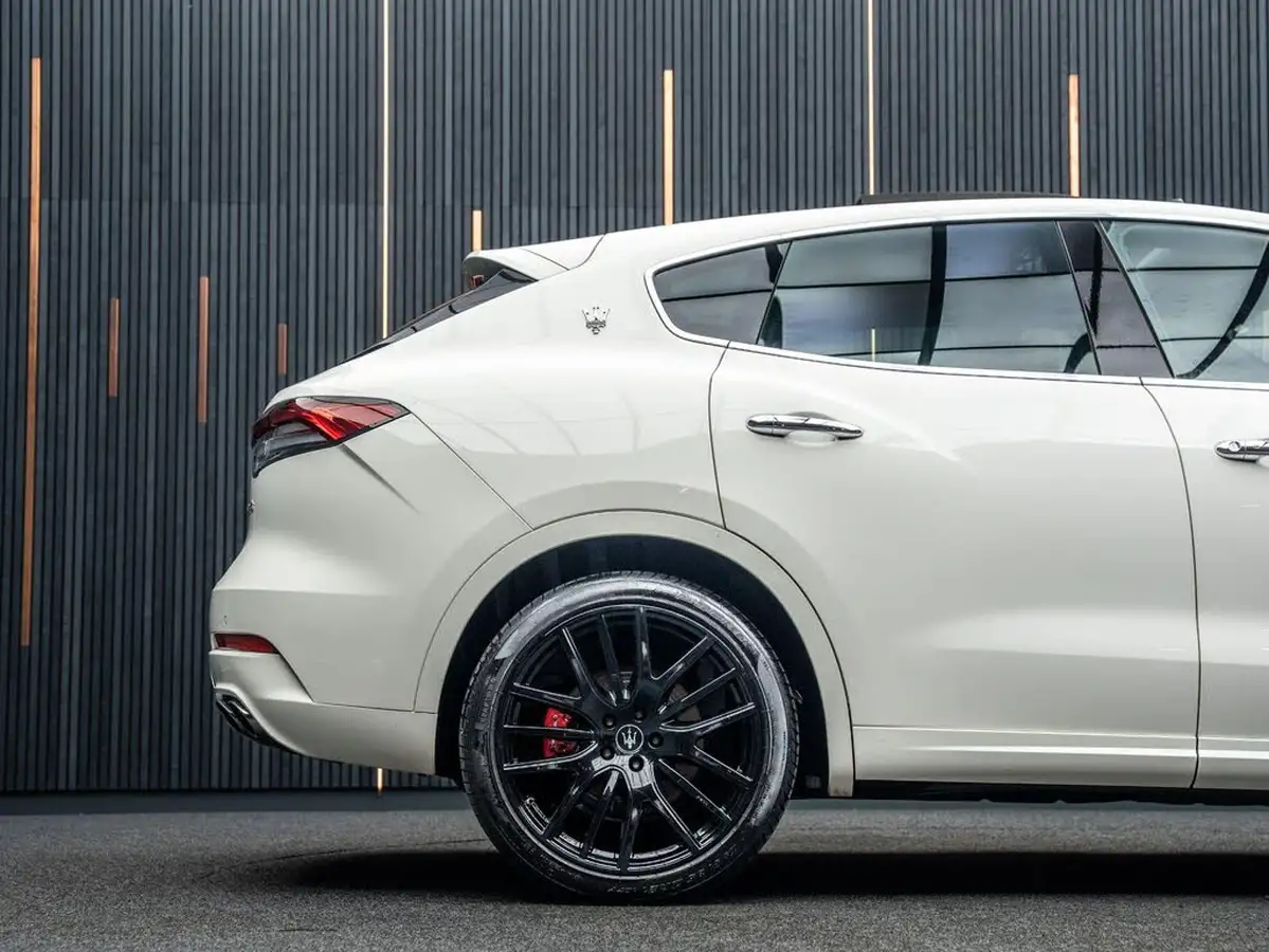 2022-maserati-levante-20-gt-big-21