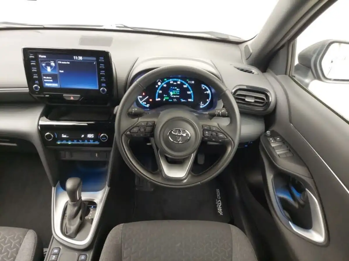2022-toyota-yaris-cross-15-vvt-i-design-big-6