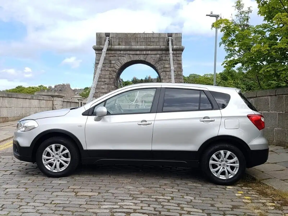 2016-suzuki-s-cross-10-boosterjet-sz4-big-3
