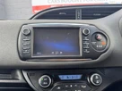2018-toyota-yaris-15-vvt-i-icon-navi-hybrid-small-25