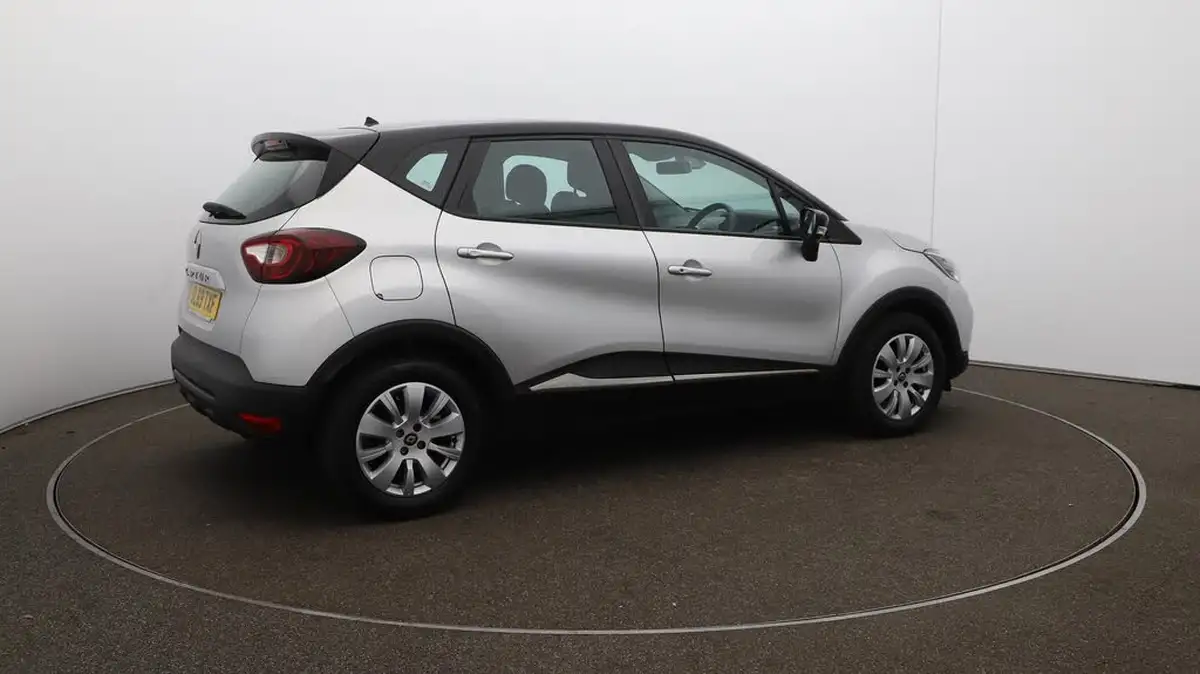 2020-renault-captur-09-tce-play-big-49