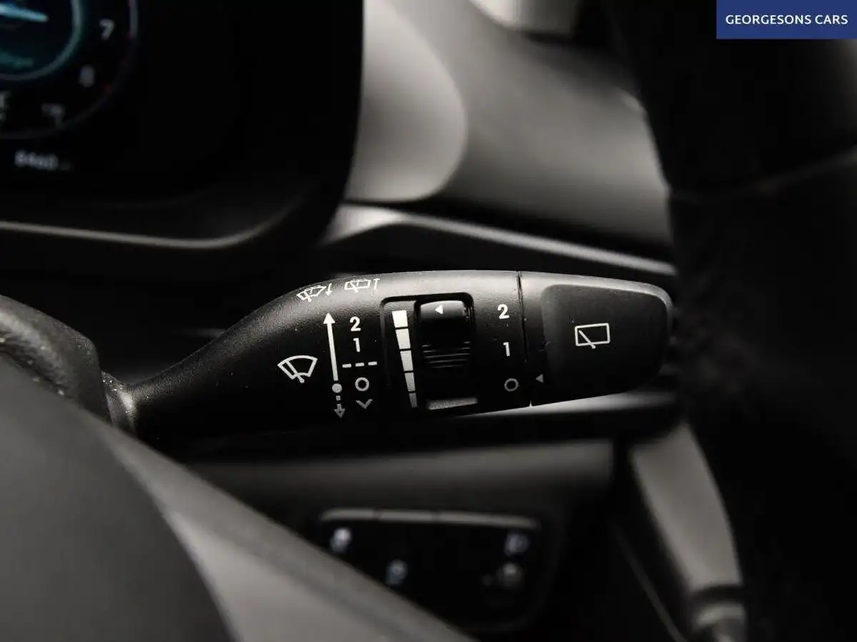 2022-hyundai-i20-10-t-gdi-se-connect-eclutch-imt-big-33