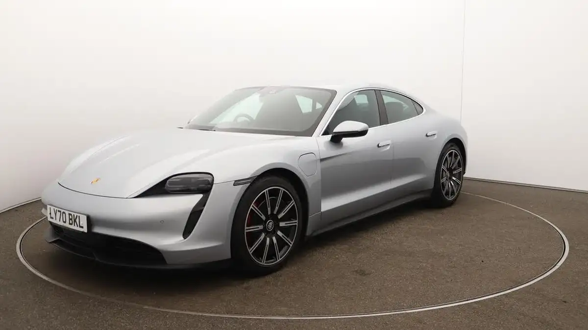 2020-porsche-taycan-e-4s-530ps-big-71