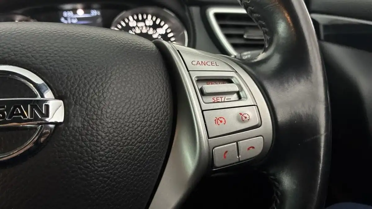 2014-nissan-qashqai-16dci-premier-limited-edition-big-17