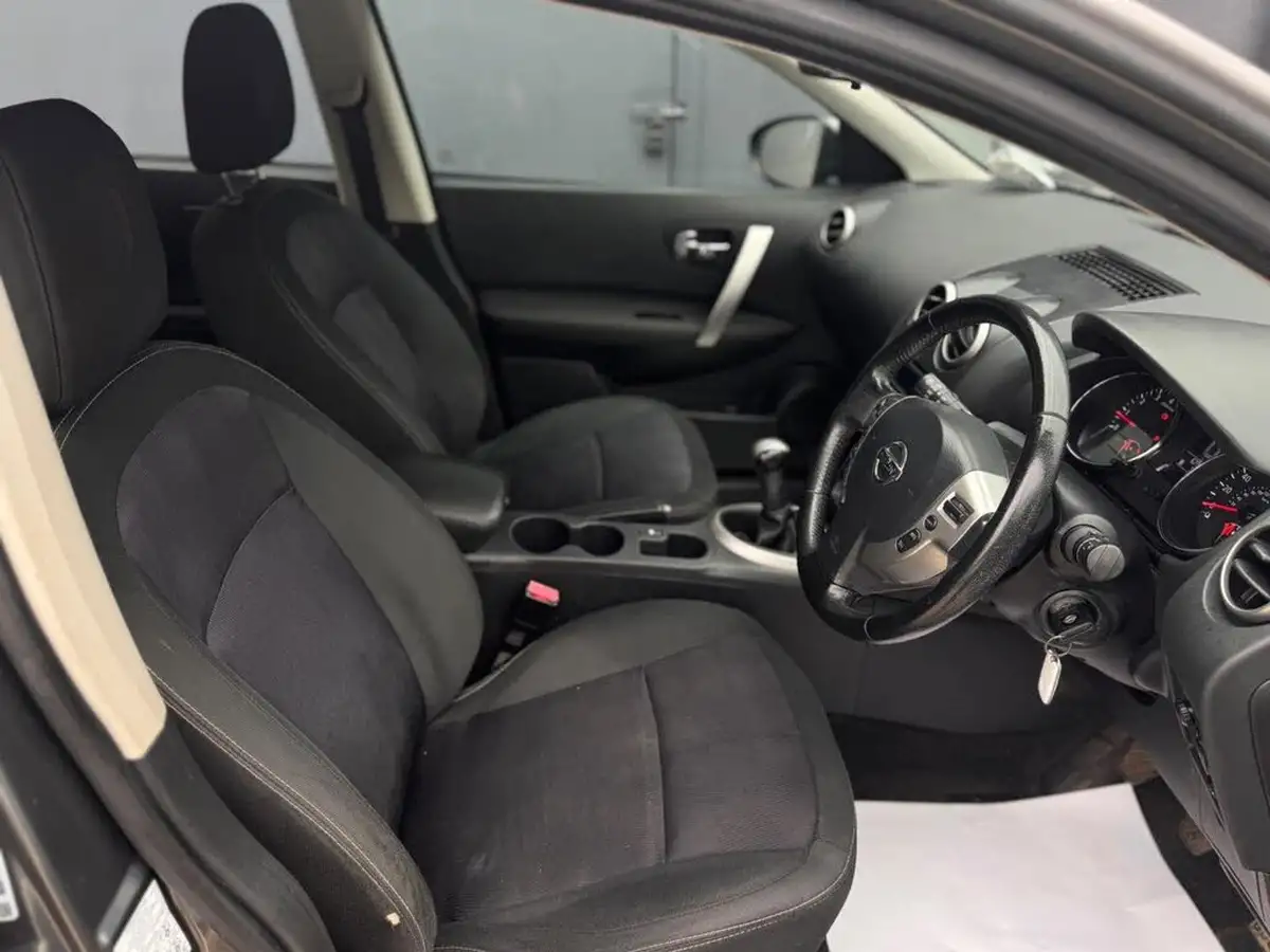 2012-nissan-qashqai-16-acenta-big-17