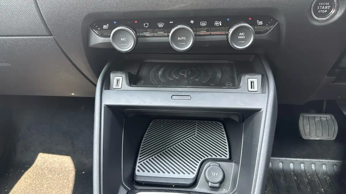 2023-citroen-c4-x-e-shine-plus-big-20