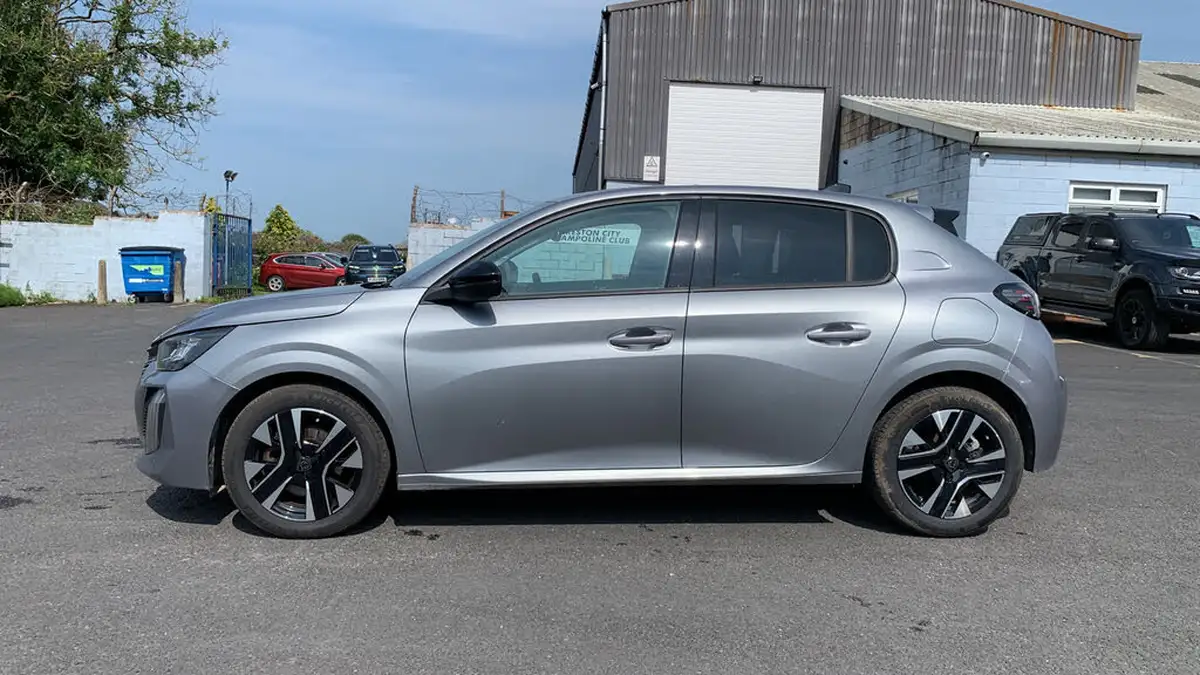 2024-peugeot-208-12-puretech-allure-big-5