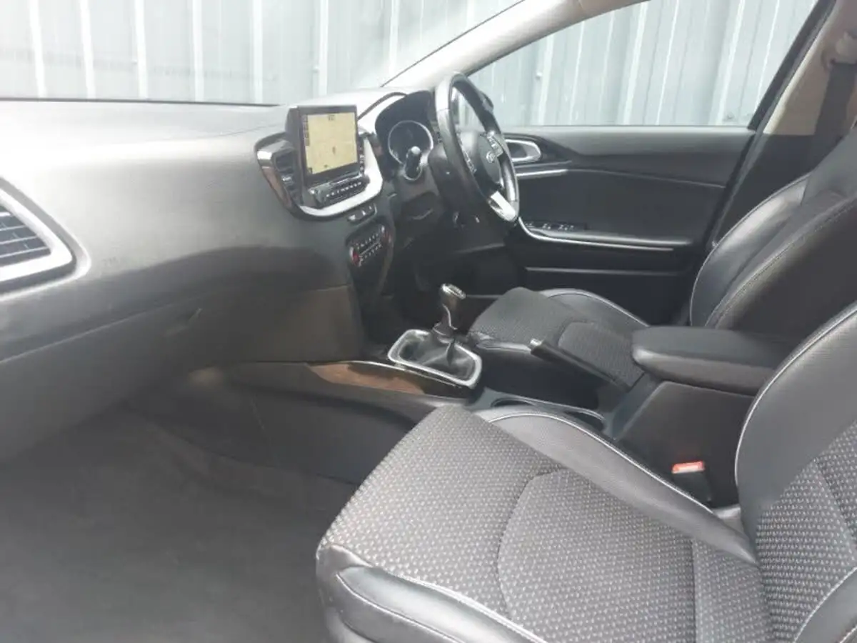 2020-kia-ceed-16crdi-3-114bhp-sportswagon-big-4