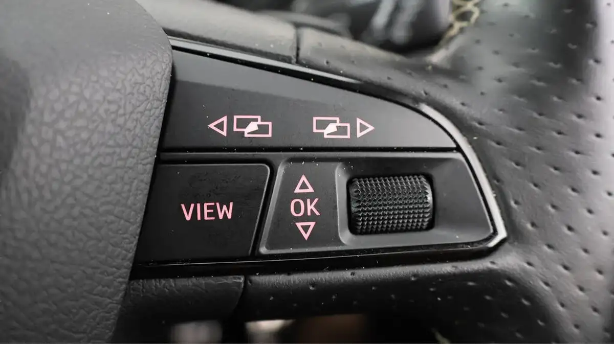 2020-seat-leon-20-tsi-cupra-lux-big-43