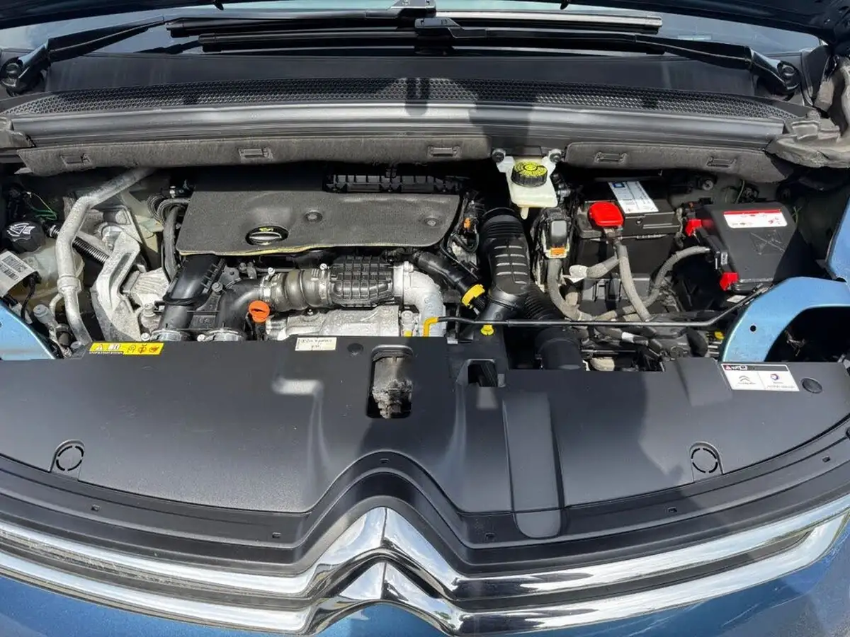 2015-citroen-c4-picasso-16bluehdi-vtr-120ps-big-22