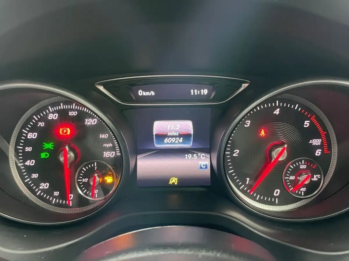 2018-mercedes-benz-gla-class-21d-gla-200d-amg-line-134bhp-ss-big-36