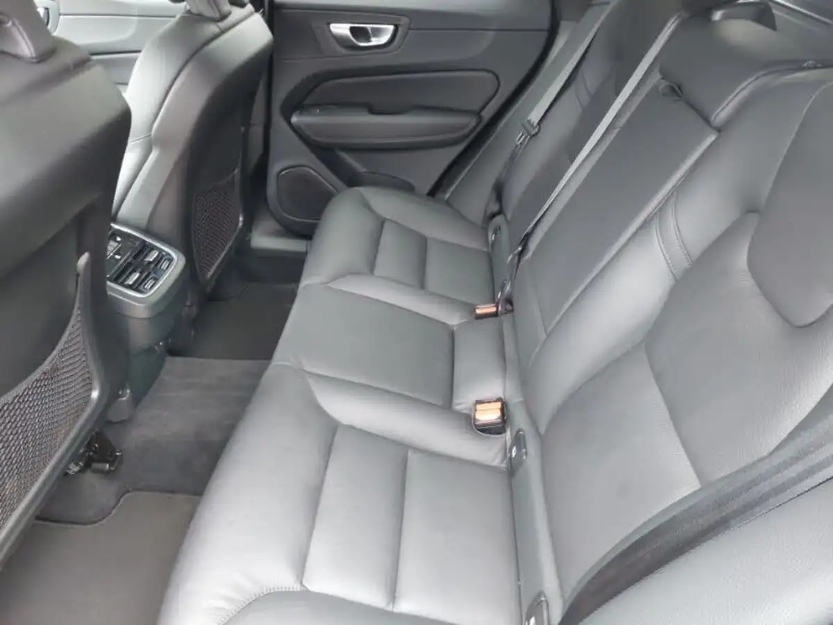 2023-volvo-xc60-20td-b4-plus-big-5