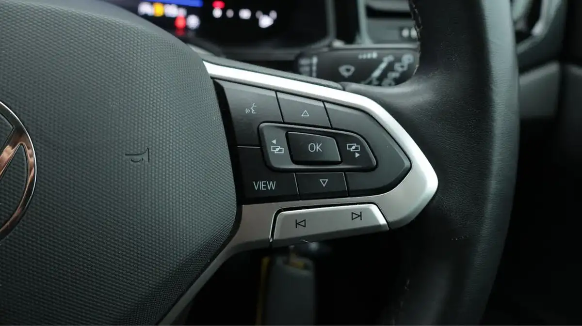 2022-volkswagen-taigo-10-tsi-life-95ps-big-23