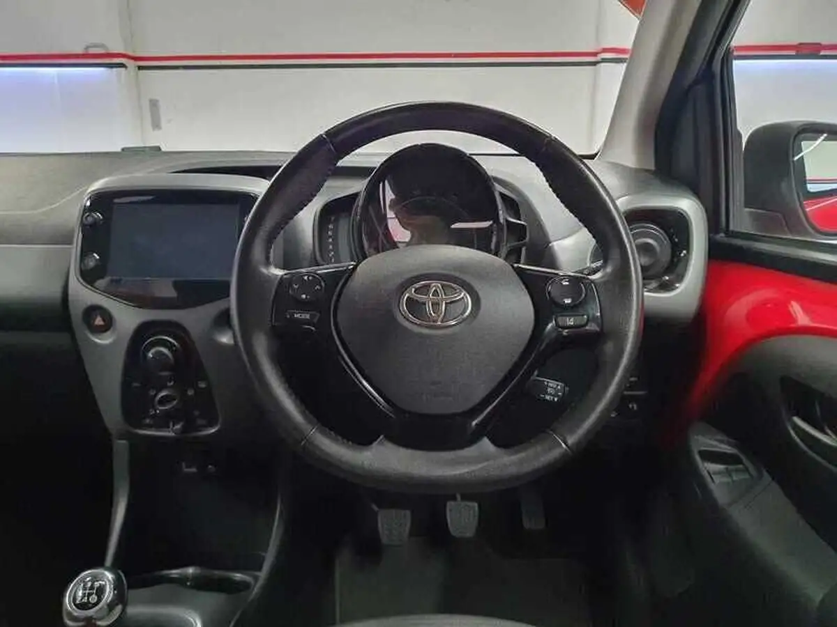 2021-toyota-aygo-10-vvt-i-x-play-tss-big-7