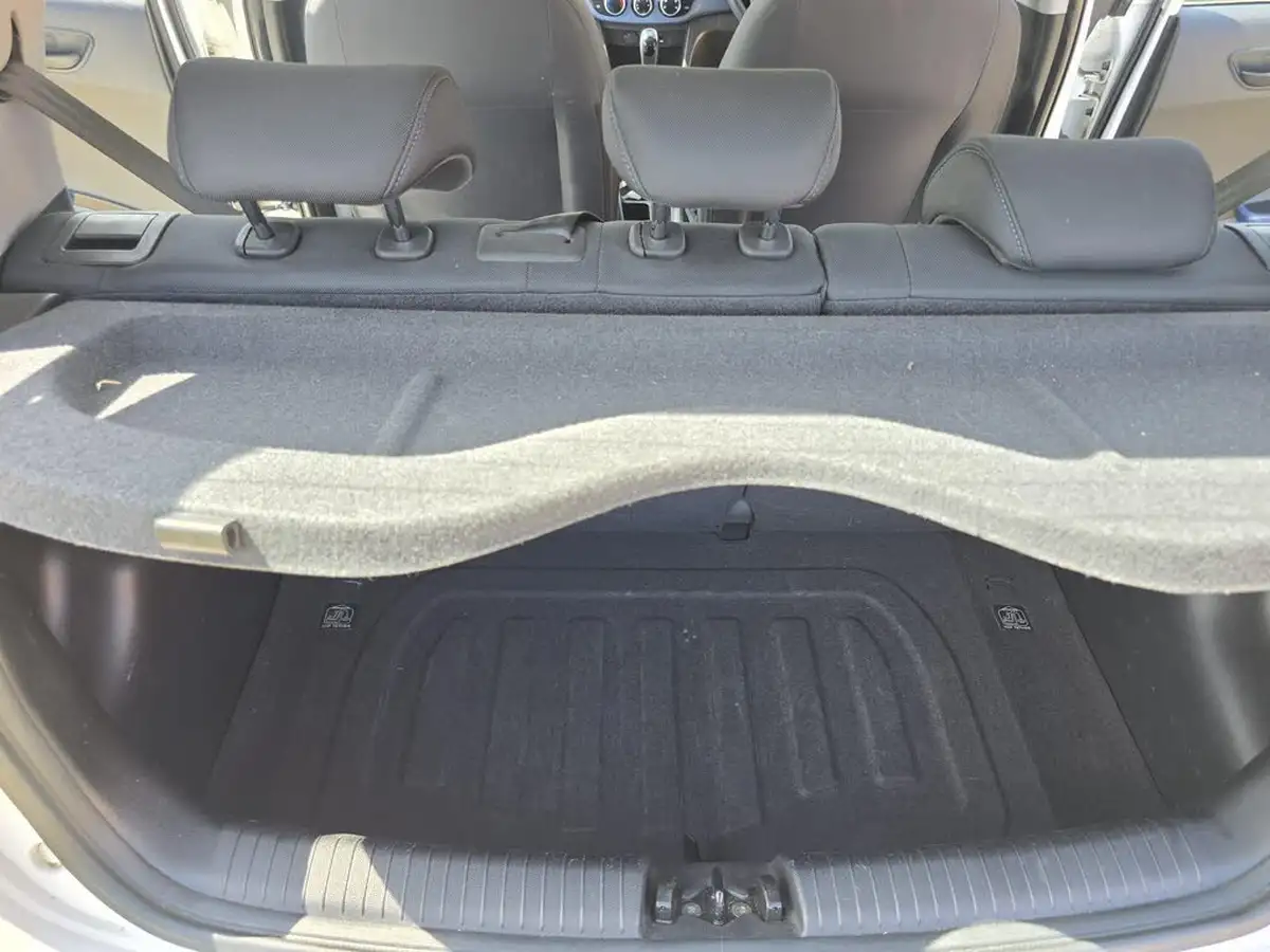 2016-hyundai-i10-12-se-auto-big-25