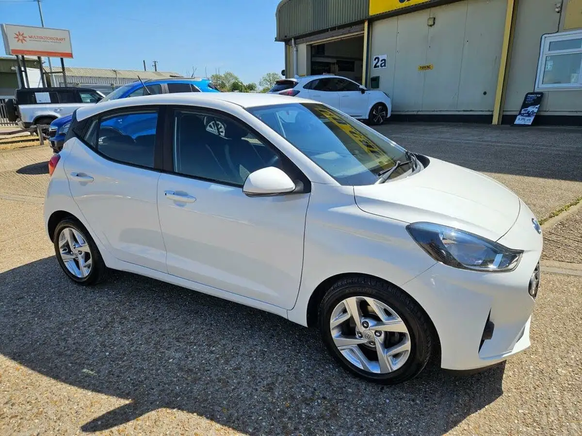 2020-hyundai-i10-10-se-connect-big-20