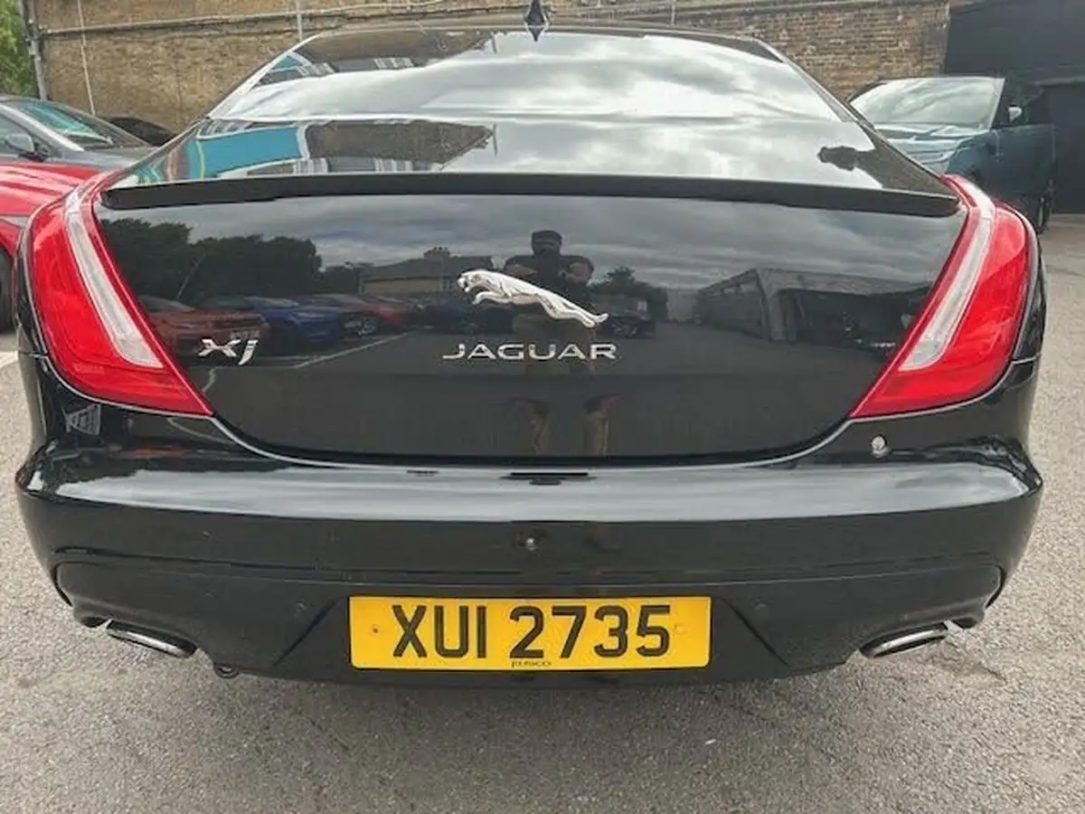 2019-jaguar-xj-series-30td-xj-r-sport-big-8
