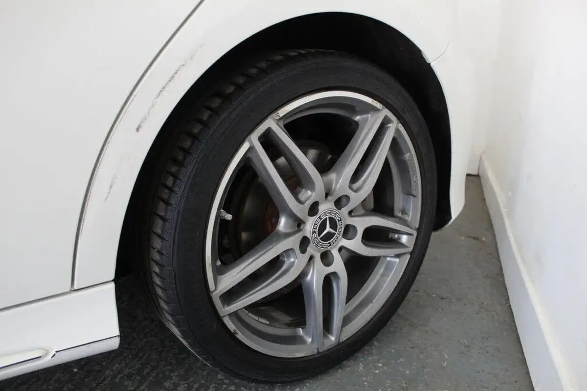 2017-mercedes-benz-a-class-15d-a180d-amg-line-ss-big-58