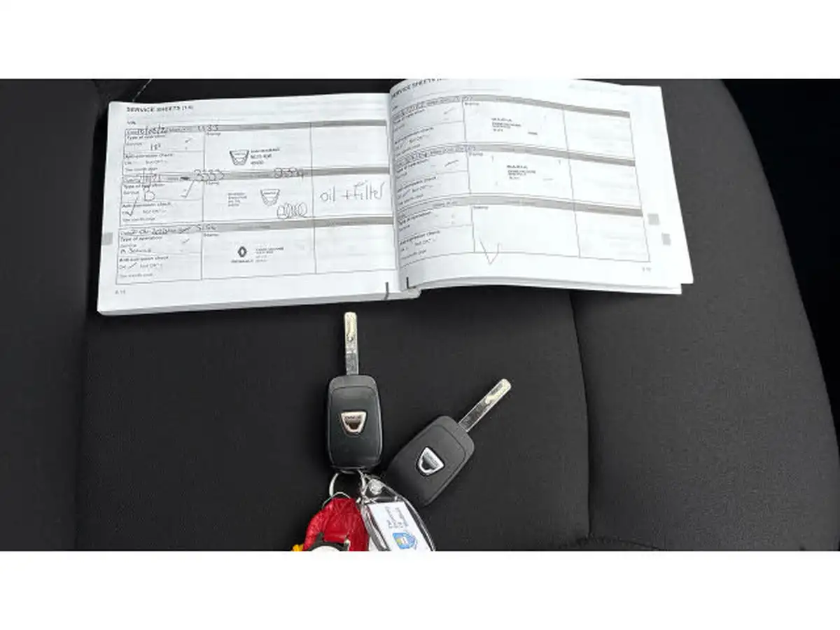 2019-dacia-sandero-10-sce-essential-big-18
