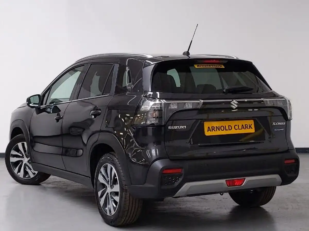2023-suzuki-s-cross-15-ultra-allgrip-big-1