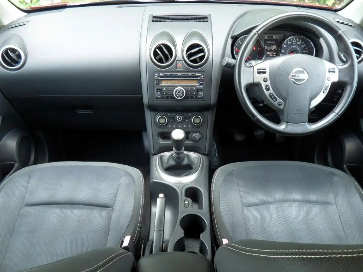 2010-nissan-qashqai-15td-acenta-big-18