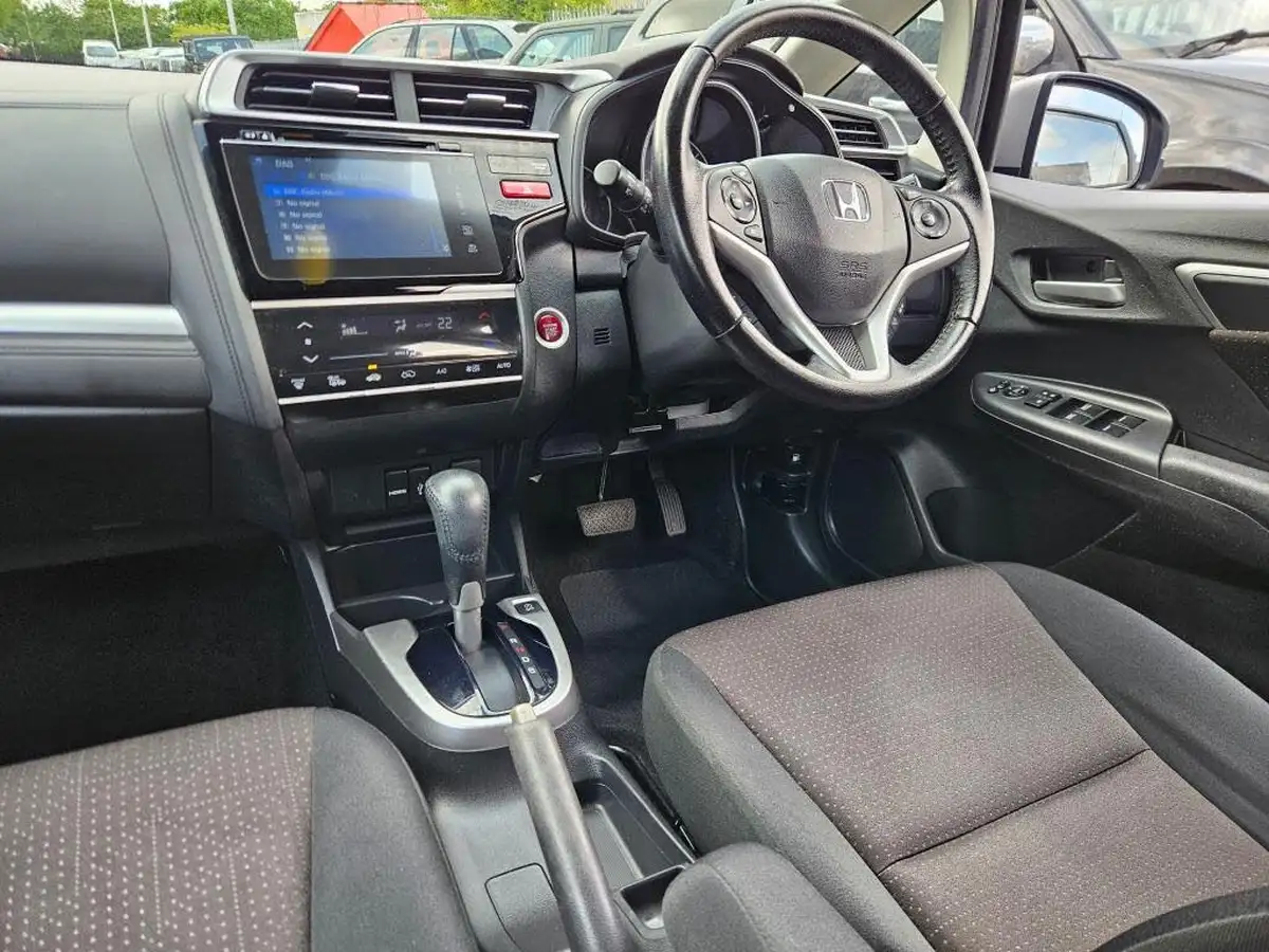2016-honda-jazz-13-i-vtec-ex-cvt-big-11