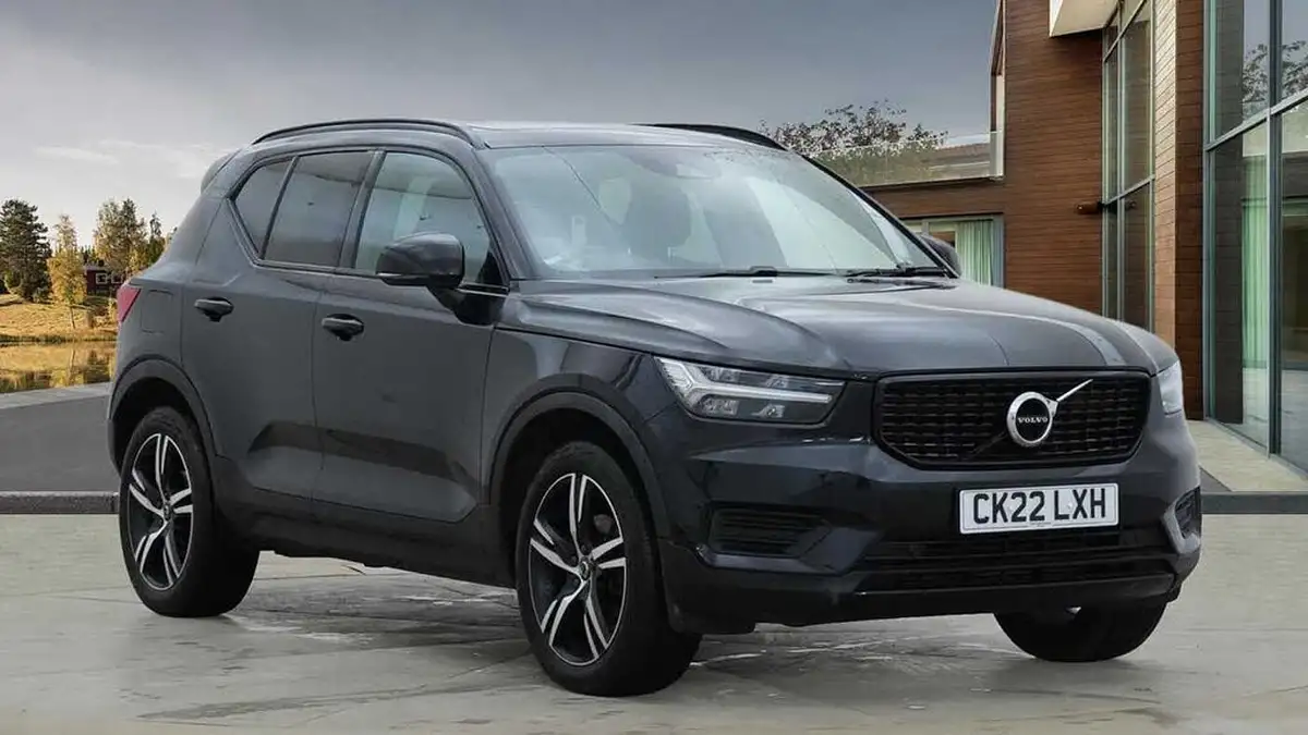 2022-volvo-xc40-15-t3-r-design-auto-big-0