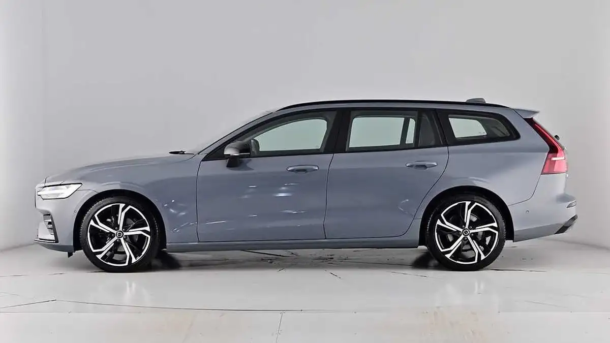 2023-volvo-v60-20-b3-plus-station-wagon-big-63