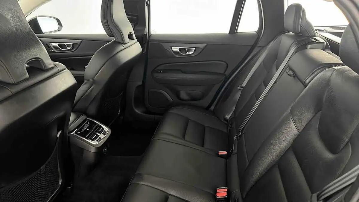 2023-volvo-v60-20-b3-plus-station-wagon-big-11