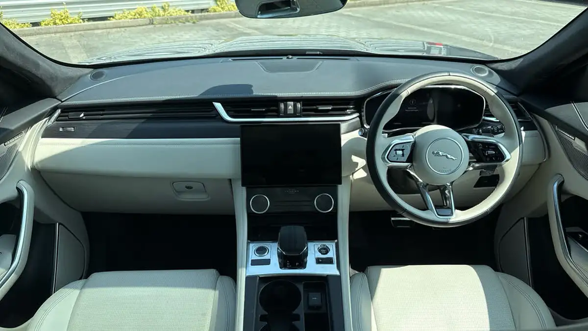 2024-jaguar-f-pace-20-d200-r-dynamic-hse-black-big-8