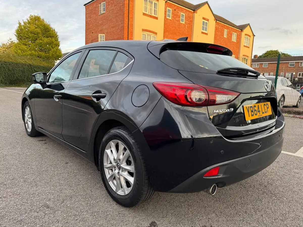 2015-mazda-mazda3-20-se-hatchback-5d-big-5