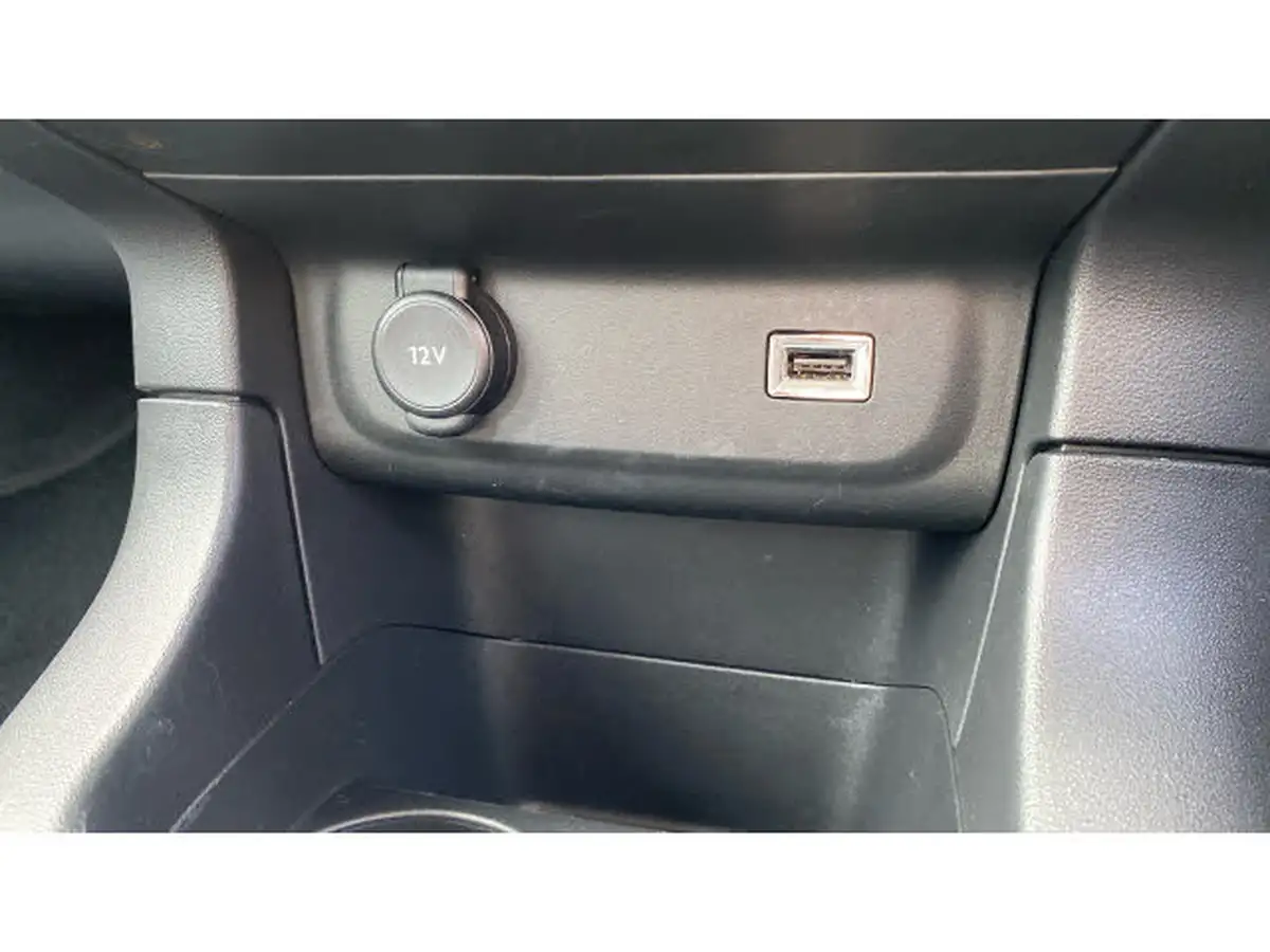 2021-citroen-c3-12-puretech-shine-83ps-big-27