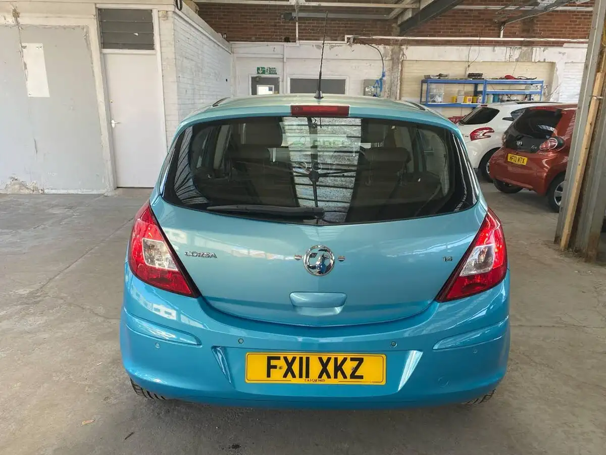 2011-vauxhall-corsa-14-exclusiv-100ps-5d-1364cc-auto-big-4