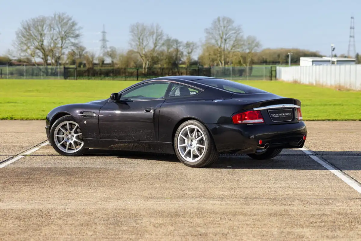 2004-aston-martin-vanquish-59-big-7