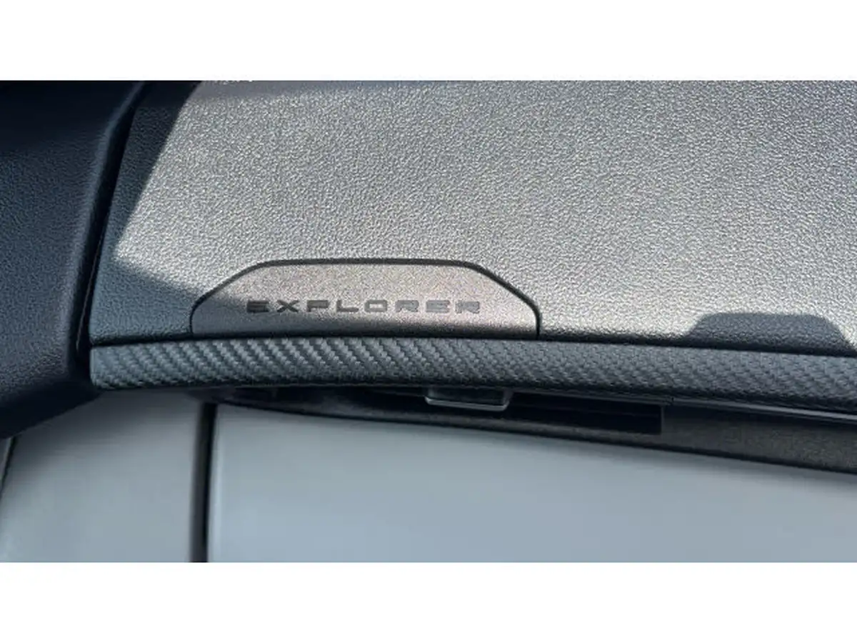 2024-ford-explorer-e-premium-286ps-77kwh-big-36