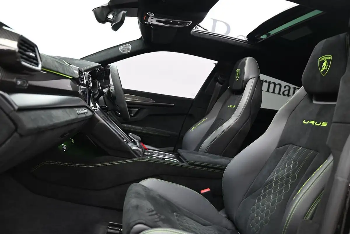 2023-lamborghini-urus-40-no-trim-big-2