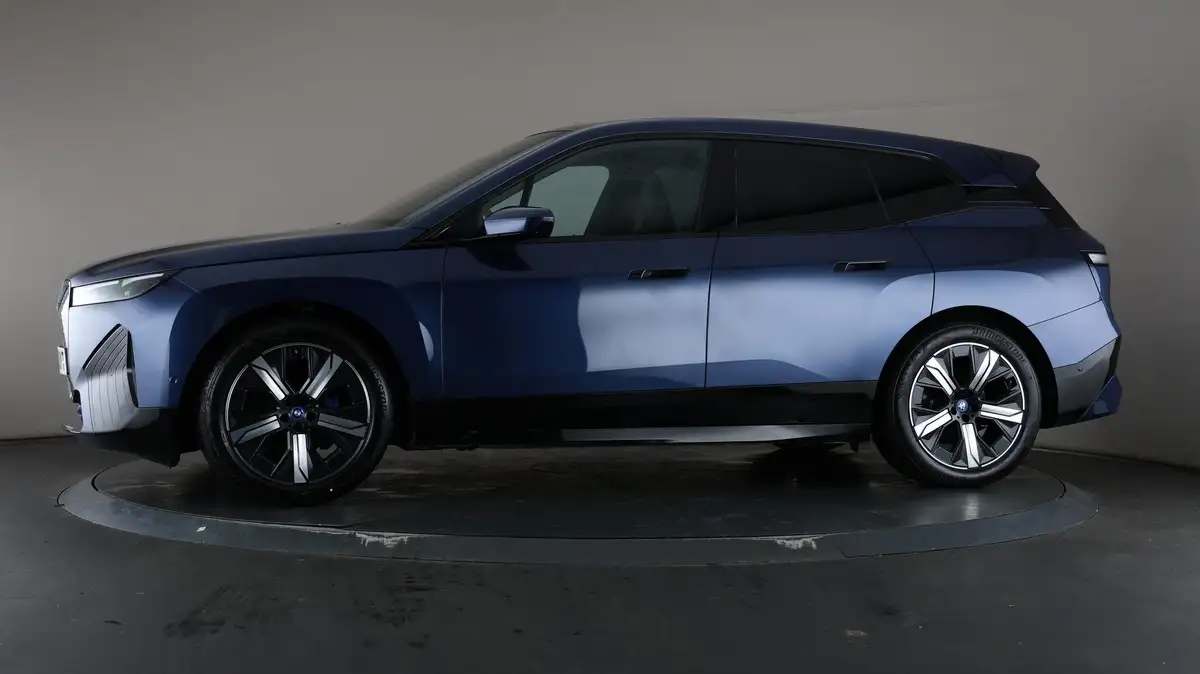 2022-bmw-ix-e-xdrive-40-m-sport-edition-big-47