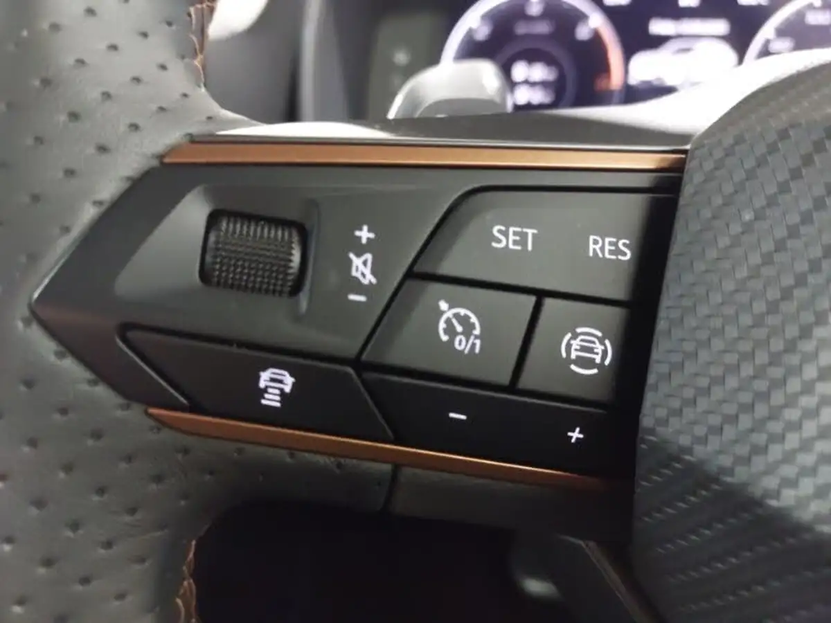 2024-cupra-formentor-14-e-hybrid-v2-big-15