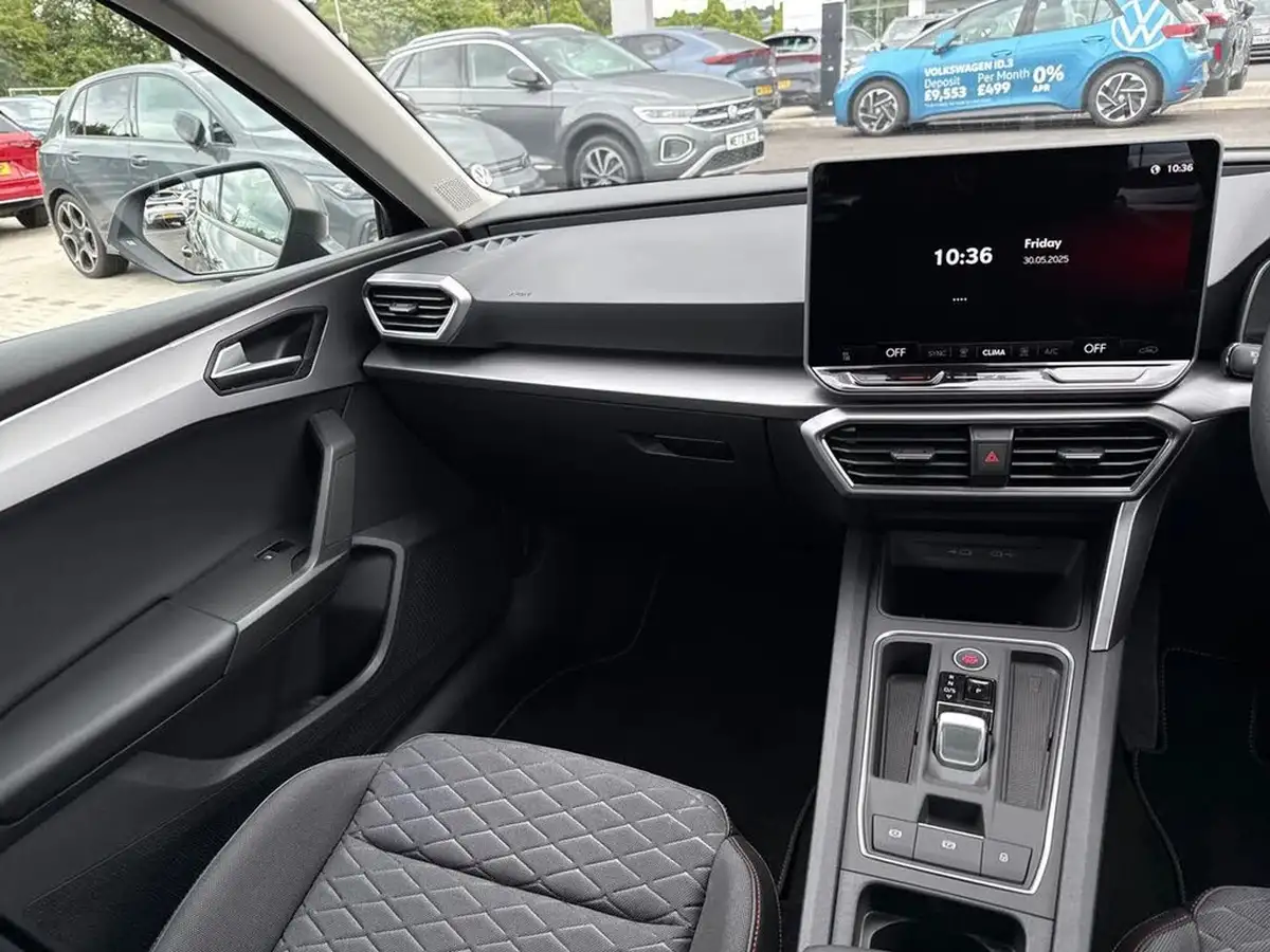 2024-seat-leon-big-14