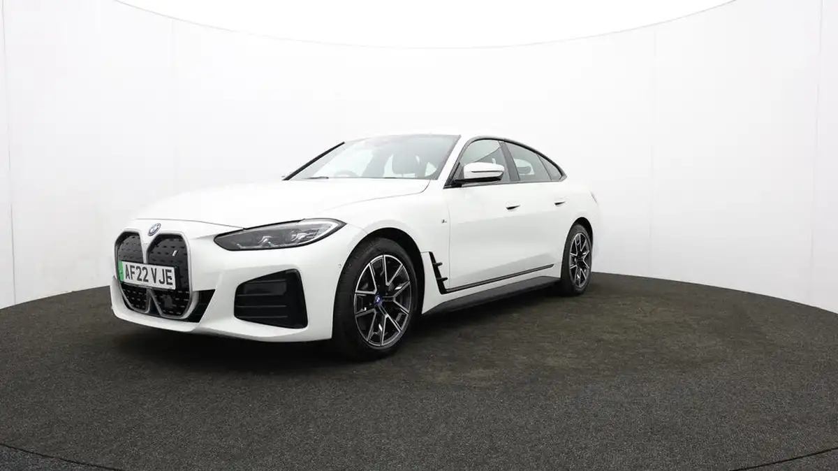 2022-bmw-i4-e-edrive40-m-sport-big-55