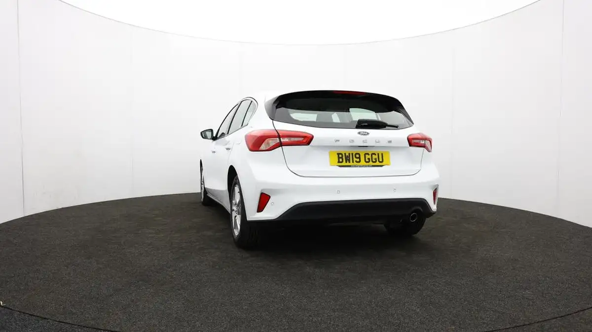 2019-ford-focus-15-zetec-120ps-hatchback-big-23